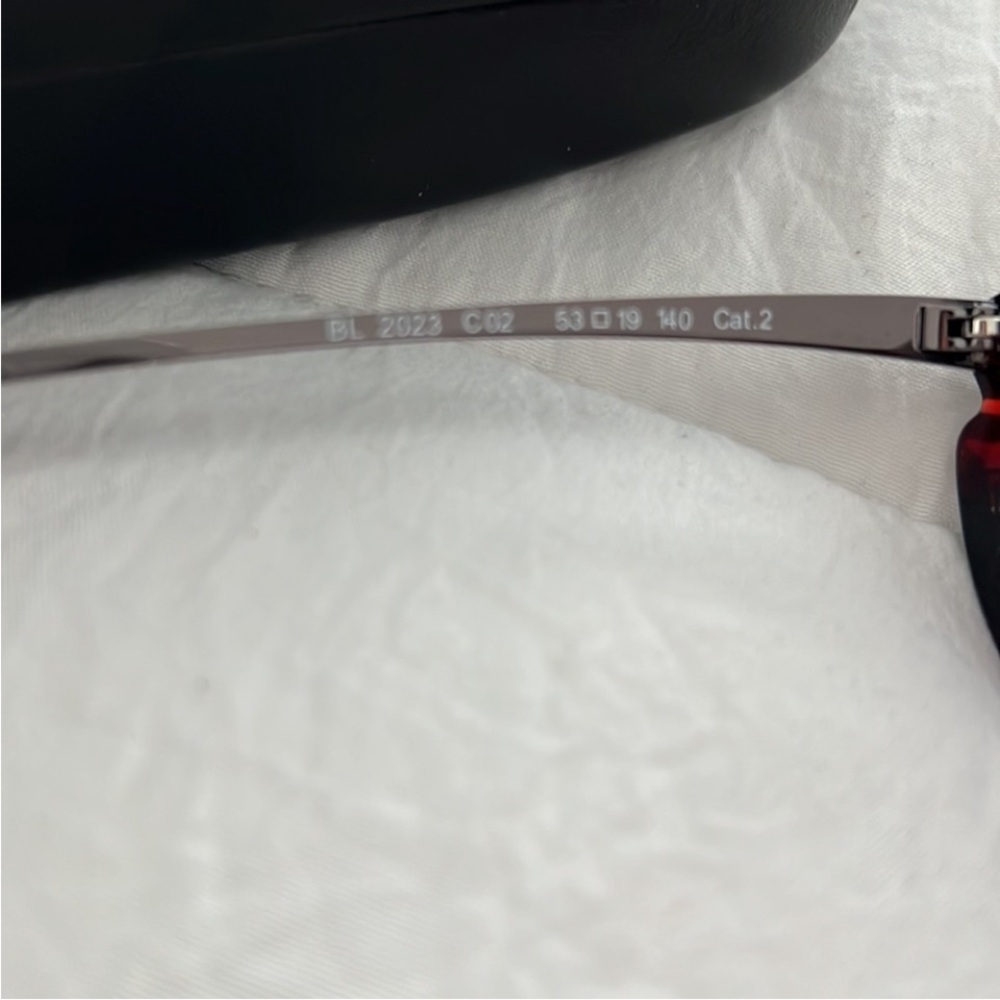 Official Balmain sunglasses - Picture 9 of 12